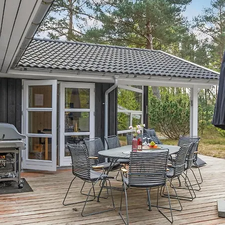Casa vacanze Amazing In Aakirkeby With Wifi