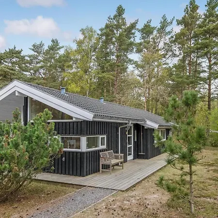 Amazing In Aakirkeby With Wifi Dom wakacyjny