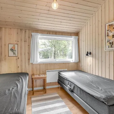 Amazing In Aakirkeby With Wifi Casa vacanze Vester Somarken