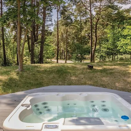 Casa vacanze Amazing In Aakirkeby With Wifi *