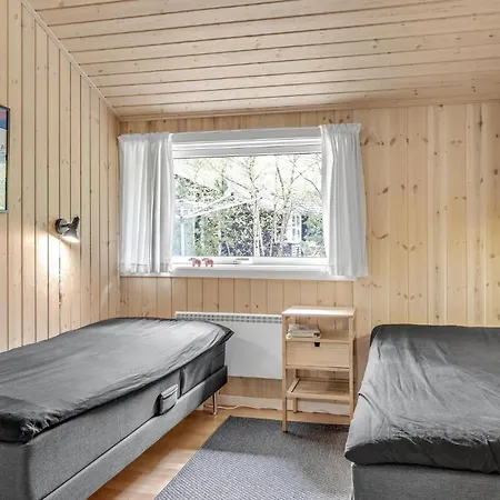Casa vacanze Amazing In Aakirkeby With Wifi