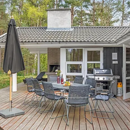 Amazing In Aakirkeby With Wifi
